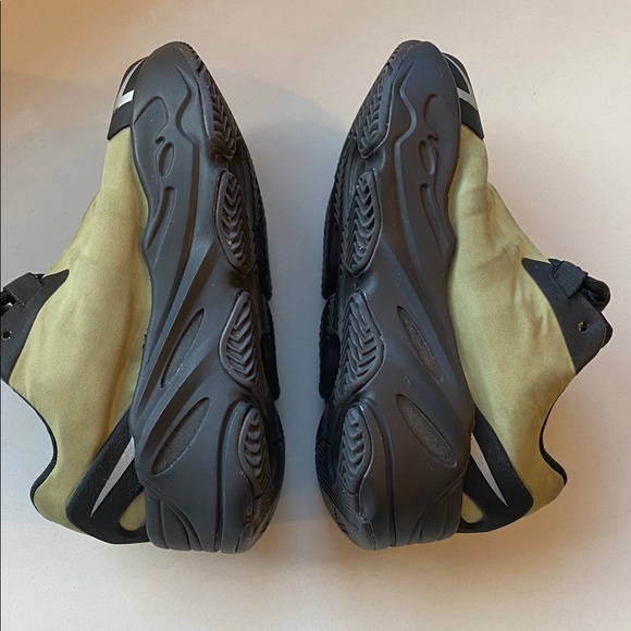 adidas Yeezy Boost 700 MNVN - Picture 8 of 16